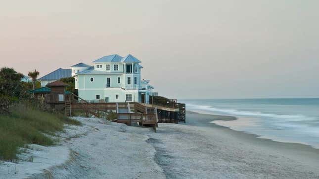 Image for article titled Atlantic Ocean Excited To Move Into Beautiful Beachfront Mansion Soon