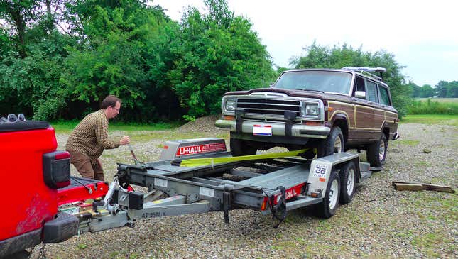 Image for article titled What It Was Like Towing a Free Jeep Grand Wagoneer With the 2020 Jeep Gladiator