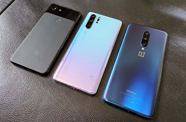 Imagen para el artículo titulado Hemos puesto a un inútil a sacar fotos con el Huawei P30 Pro, el OnePlus 7 Pro y el Pixel 3a. Este es el resultado