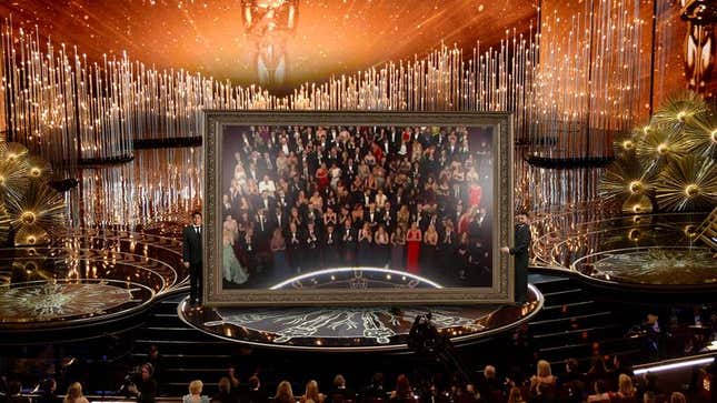 Image for article titled Large Mirror Brought Out Onto Oscars Stage Gets Resounding 6-Minute Standing Ovation