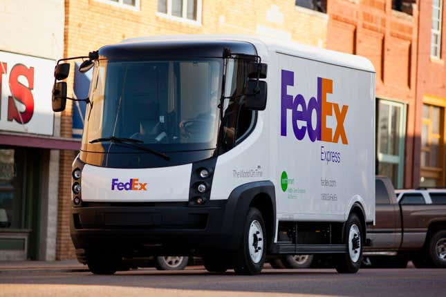 Image for article titled UPS And FedEx Can&#39;t Get Enough Vans To Keep Up With Deliveries