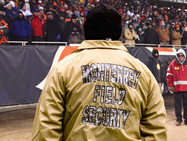 Image for article titled Bears Fans Jealous Of Soldier Field Security Guards With Back To Game