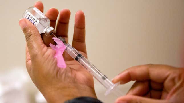 La vacuna de Oxford contra el coronavirus ya da resultados positivos. La siguiente fase es probarla en 40.000 personas