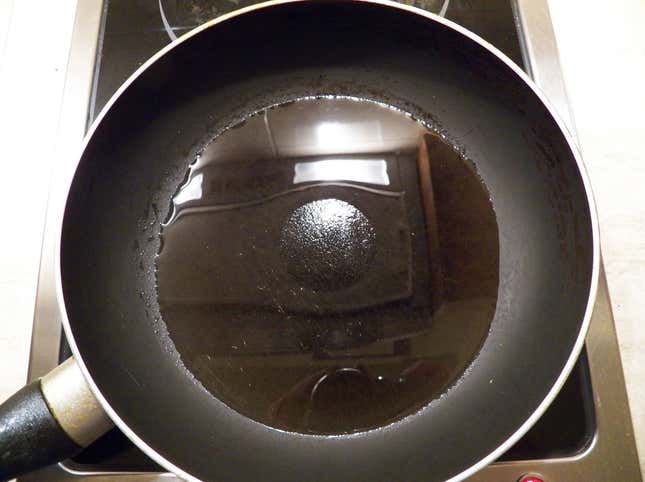 A Teflon pan showing the effect in action.