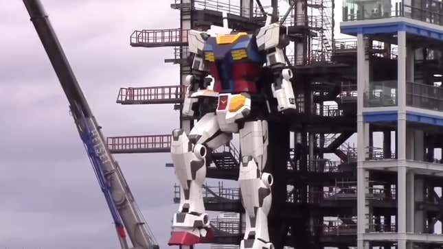 Imagen para el artículo titulado El primer robot Gundam gigante que puede caminar da sus primeros pasos en Japón
