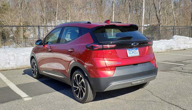 Image for article titled The 2022 Chevy Bolt EUV Is Inexpensive And Spacious, But It Lacks AWD, Proper Fast Charging