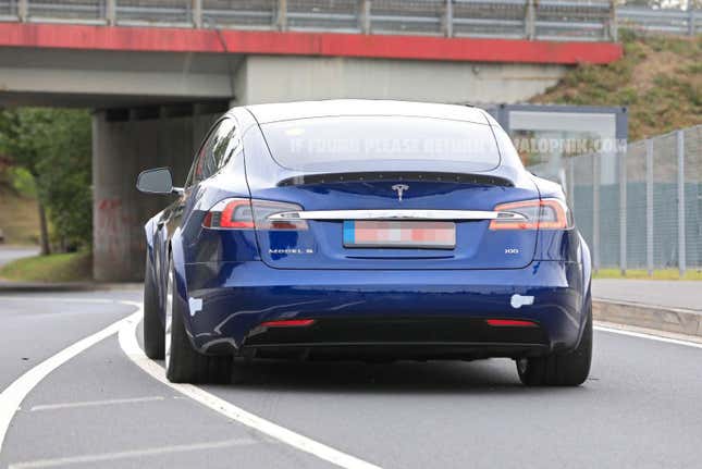 Imagen para el artículo titulado Esto es lo que sucedió con el ambicioso primer intento de récord de Tesla en Nürburgring