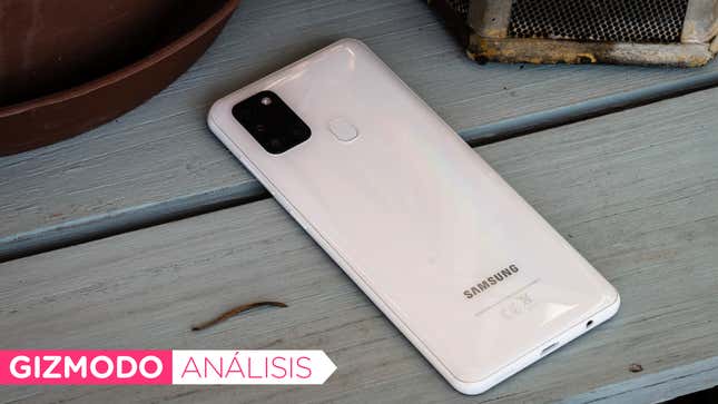 Imagen para el artículo titulado Samsung A21s: el teléfono que cayó en tierra de nadie