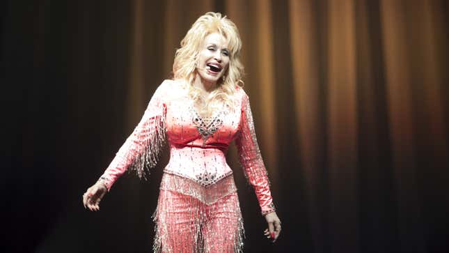 Image for article titled How Dolly Parton Answers the &#39;Why Don&#39;t You Have Kids?&#39; Question