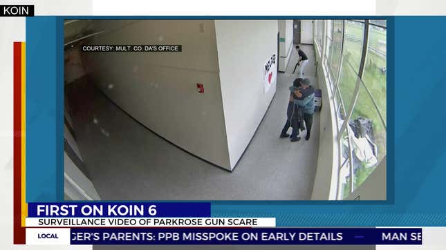 Image for article titled Video Shows Former Oregon Receiver Keanon Lowe Disarming, Hugging Suicidal Student