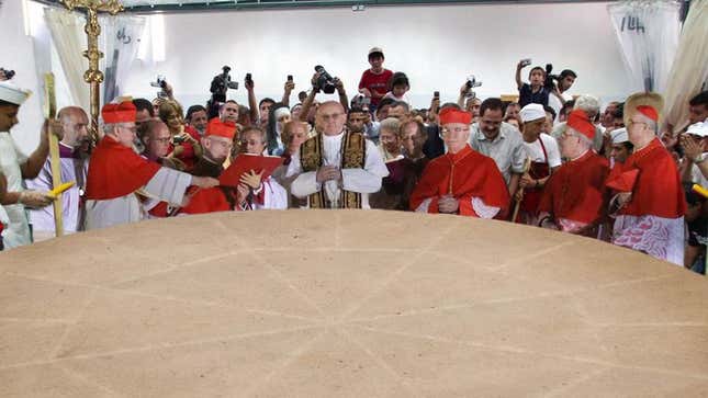 Image for article titled Vatican County Fair Sets Record For World&#39;s Largest Communion Wafer