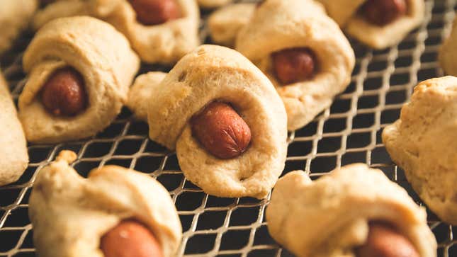 Image for article titled The Takeout’s fantasy food draft: Best football-party snack