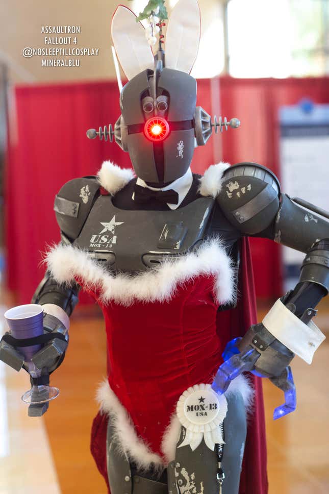 Image for article titled 2019's Last Big Cosplay Show Was A Christmas Treat