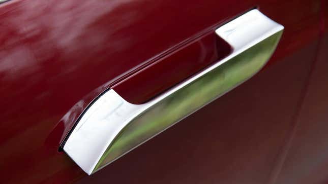 Image for article titled Door Handles Blamed For Driver's Death In Tesla Model S Fire: Lawsuit