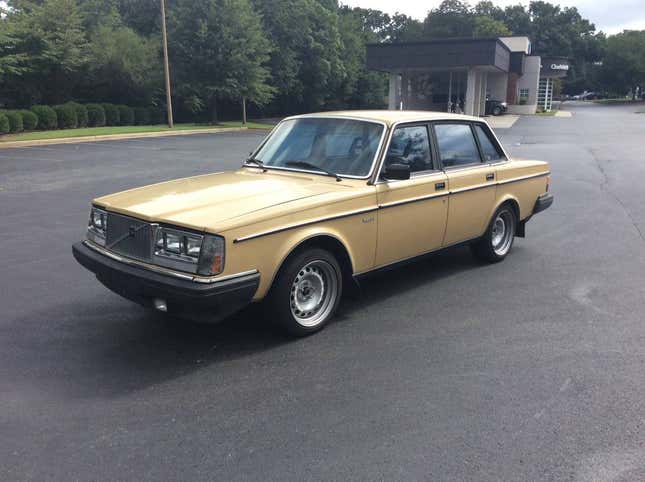 Image for article titled At $3,800, Will This 1985 Volvo 240 Have You Saying ‘Box It Up, I’ll Take it’?