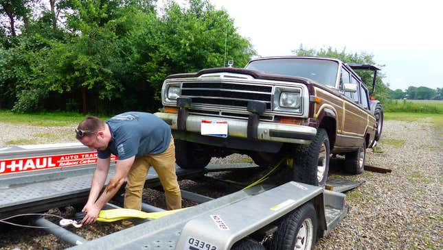 Image for article titled What It Was Like Towing a Free Jeep Grand Wagoneer With the 2020 Jeep Gladiator