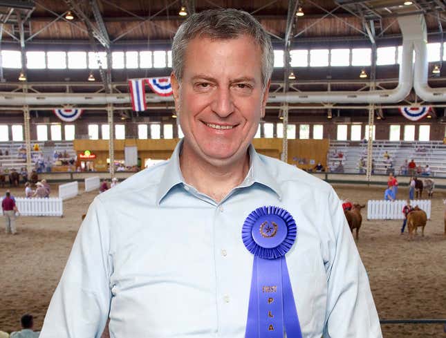 Image for article titled De Blasio Courts Iowa Voters By Winning ‘Largest Candidate’ At Polk County Fair