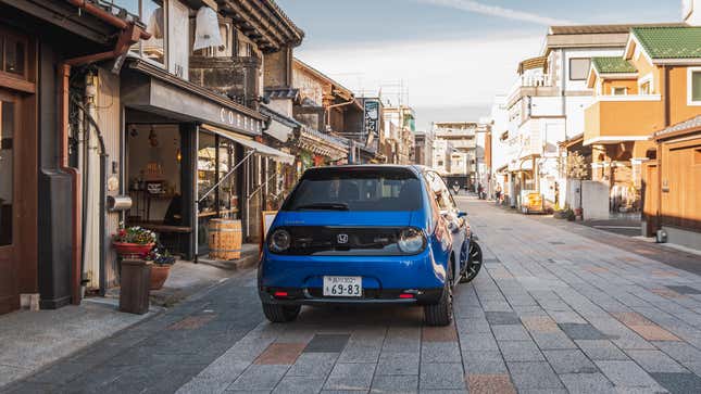 Image for article titled The Rad 2021 Honda E Thrives In A City Like Tokyo But Lacks The Value That Would Make It An Icon