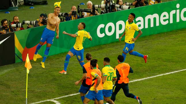 Image for article titled Brazil Snaps 12-Year Copa América Championship Drought With 3-1 Win Over Peru