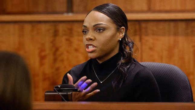 Image for article titled Aaron Hernandez’s Fiancée: ‘I Have No Idea What Incriminating Evidence Was In The Box I Threw Out’