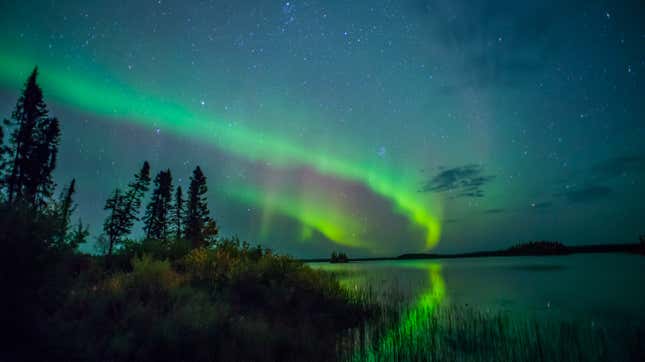 Image for article titled How to Watch the Northern Lights in February and March