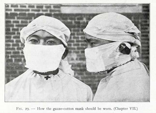 Photograph depicting how the gauze-cotton mask should be worn. K. Chimin Wong and Wu Lien-Teh.