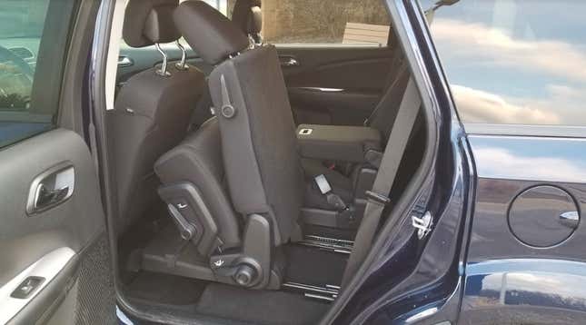 Image for article titled The Dodge Journey Proves That Old Vehicle Platforms Work Just Fine