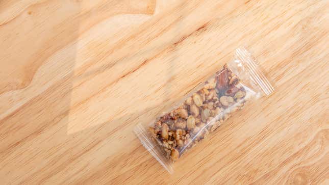 Image for article titled KIND will pay you $100 to eat a competitor&#39;s energy bar