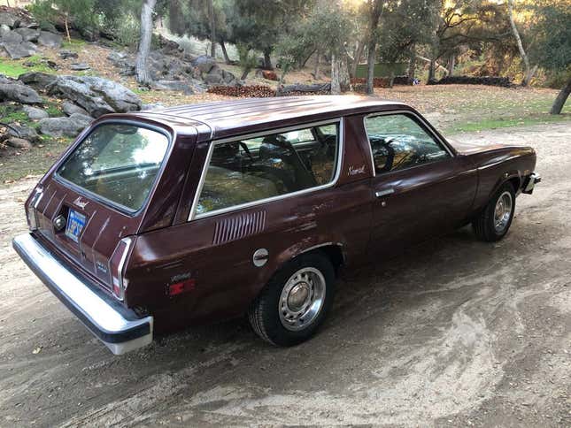 Image for article titled AT $5,500, Is This 1976 Chevy Vega Nomad A Deal So Good You Might Go Mad?