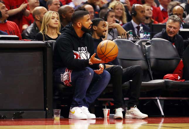 Image for article titled Drake Has Become The Rowdy Uncle Of The Raptors