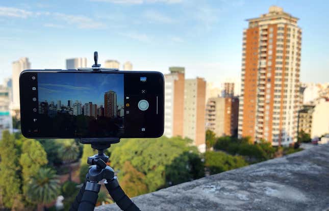 Imagen para el artículo titulado El Moto G8 Power tiene todo lo que necesitas y tres días de batería a un precio difícil de superar