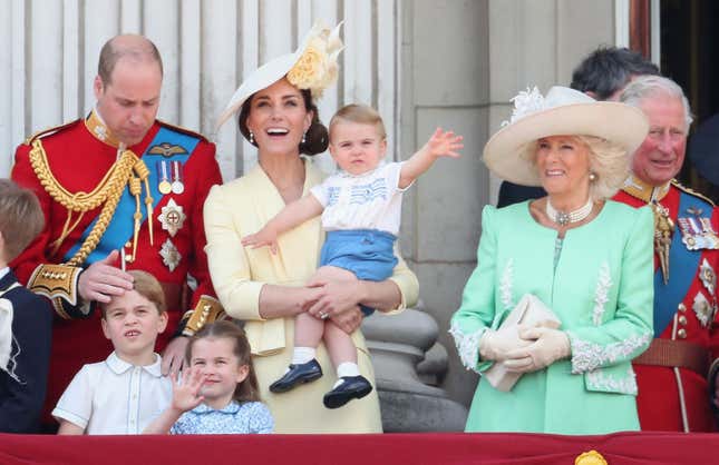 Image for article titled Prince Louis Is Not Down With This Balcony Shit