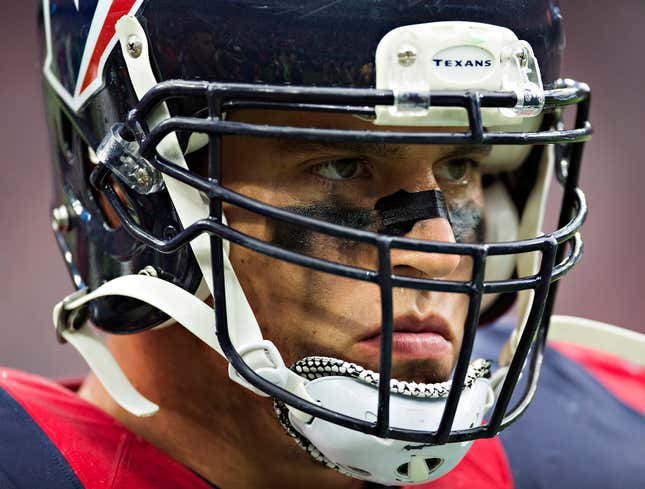 Image for article titled Brian Cushing: ‘I Did Not Know There Were PEDs In The Steroids I Took’