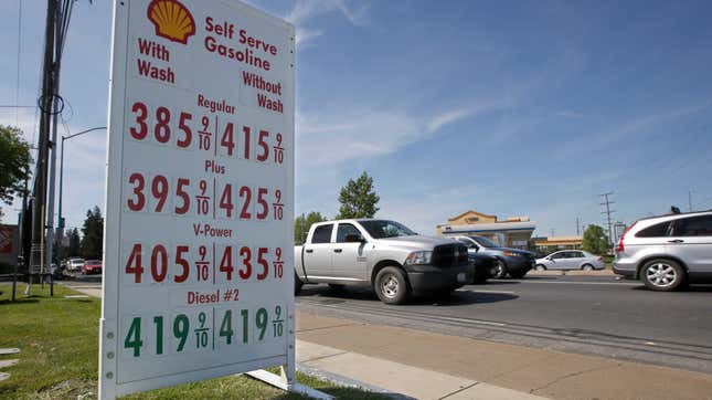 Cars outside a Shell station in Sacramento, California in April 2019.
