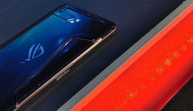 Imagen para el artículo titulado Asus ROG Phone II: la mejor consola portátil ha resultado ser un móvil Android