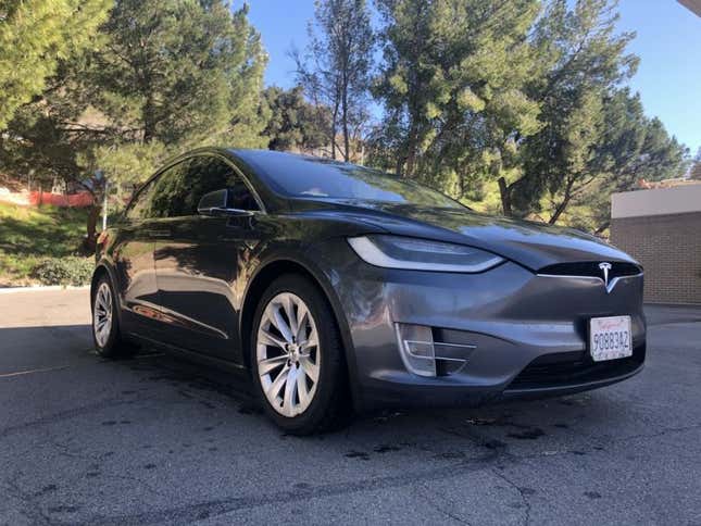 Imagen para el artículo titulado Este Tesla Model X ha recorrido más de 640.000 kilómetros. Estas son todas las reparaciones que hubo que hacerle