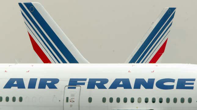 Image for article titled France&#39;s New Flying Tax Gets It Backwards