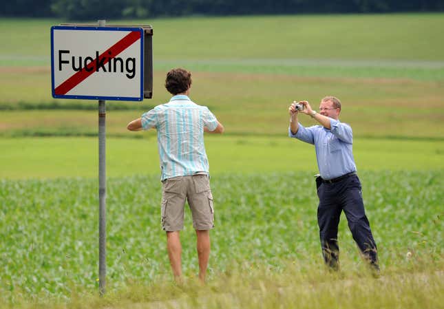 Imagen para el artículo titulado Fucking, el pueblo de Austria, se cambia de nombre harto de las burlas