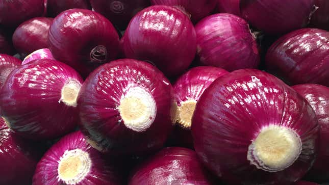 Image for article titled Salmonella outbreak linked to red onions from California