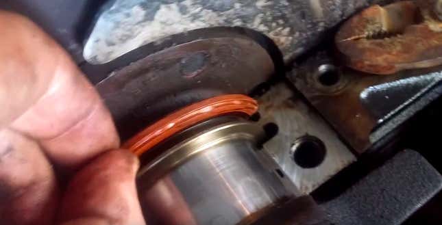 Image for article titled Here's What Happened When I Put A $120 Craigslist Engine Into My Jeep