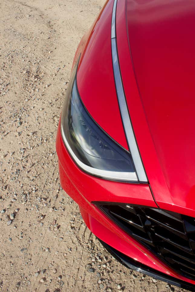 Image for article titled The 2020 Hyundai Sonata Is An Everyday Sedan Without The Everyday Looks
