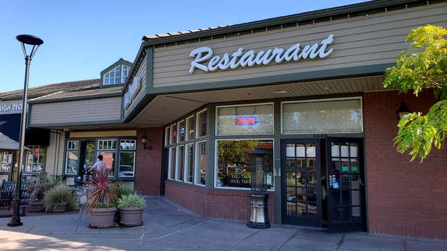 Image for article titled New California Law Reclassifies Outdoor Dining As Any Restaurant Located Outside