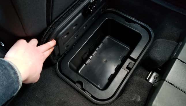Image for article titled The Dodge Journey Proves That Old Vehicle Platforms Work Just Fine