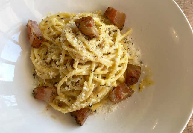 Sarah Grueneberg’s bucatini alla carbonara (Photo: Kevin Pang)