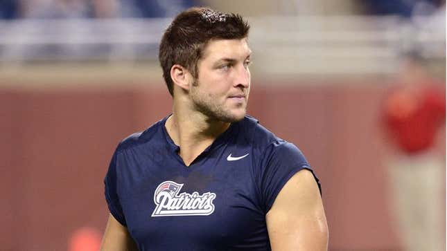 Image for article titled Report: Several NFL Teams Interested In Tim Tebow As Grounds Crew Worker