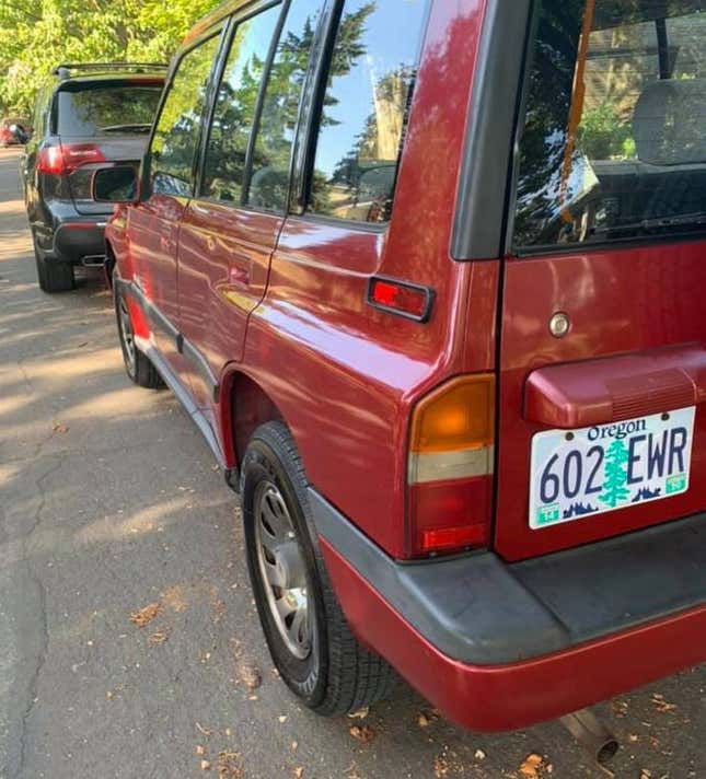 Image for article titled At $3,500, Would You Make This 1994 Suzuki Sidekick Your Wingman?
