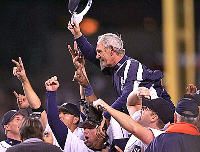 Image for article titled Detroit Tigers Carry Jim Leyland To Bathroom