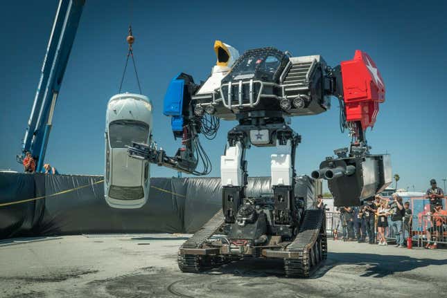 Imagen para el artículo titulado Ya puedes tener tu propio mecha: Megabots se declara en quiebra y pone en venta su robot gigante