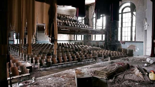 Image for article titled Artists Announce They&#39;ve Found All The Beauty They Can In Urban Decay