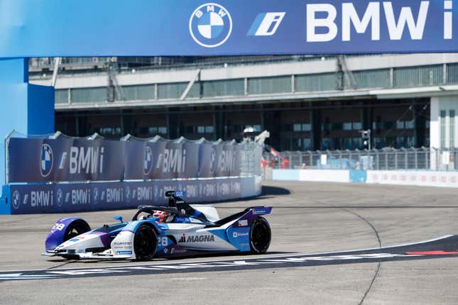 Image for article titled Formula E Is Going To Fine Manufacturers That Quit The Series